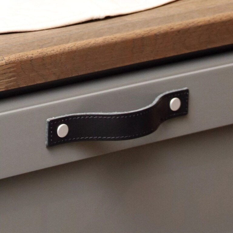 82122 Håndtak 338 lær svart cc128 mm